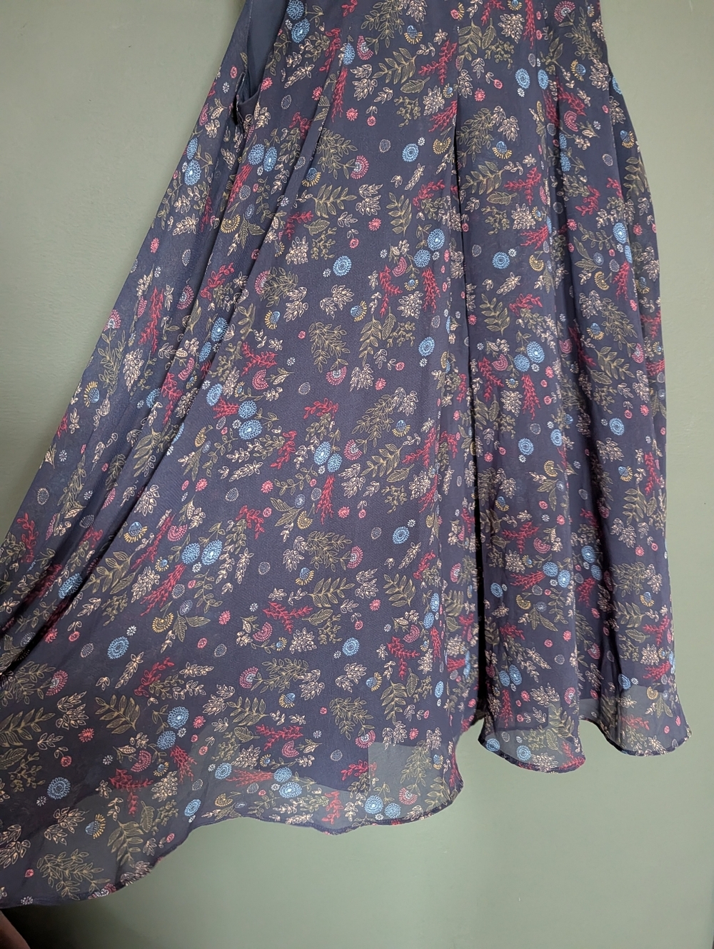 BCBGeneration Navy Floral High-Neck Swing Dress With Beautiful Tie Back Neck 🩵 - Picture 3 of 5